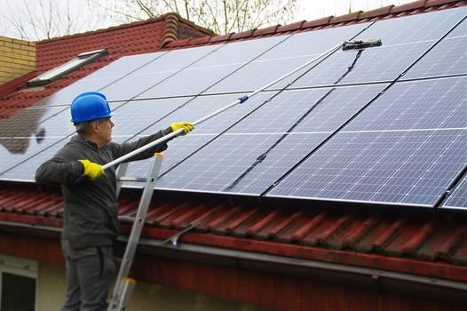 TSW Reinigung – PV-Reinigung für Gewerbeanlagen und Freiflächenanlagen Regensburg Photovoltaikreinigung für Gewerbe und Landwirtschaft in Regensburg – TSW Reinigung